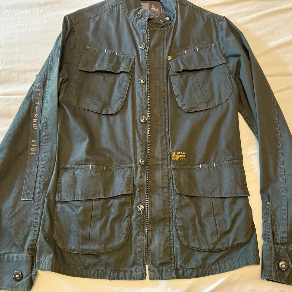 Gently worn men’s G-Star Raw men’s jacket, light black color, lightweight.